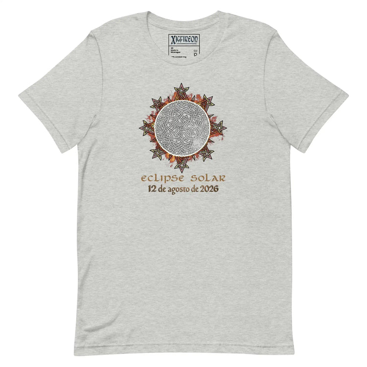 A light heather gray t-shirt by Xigfireon featuring a circular Celtic knot eclipse graphic with the Spanish text &