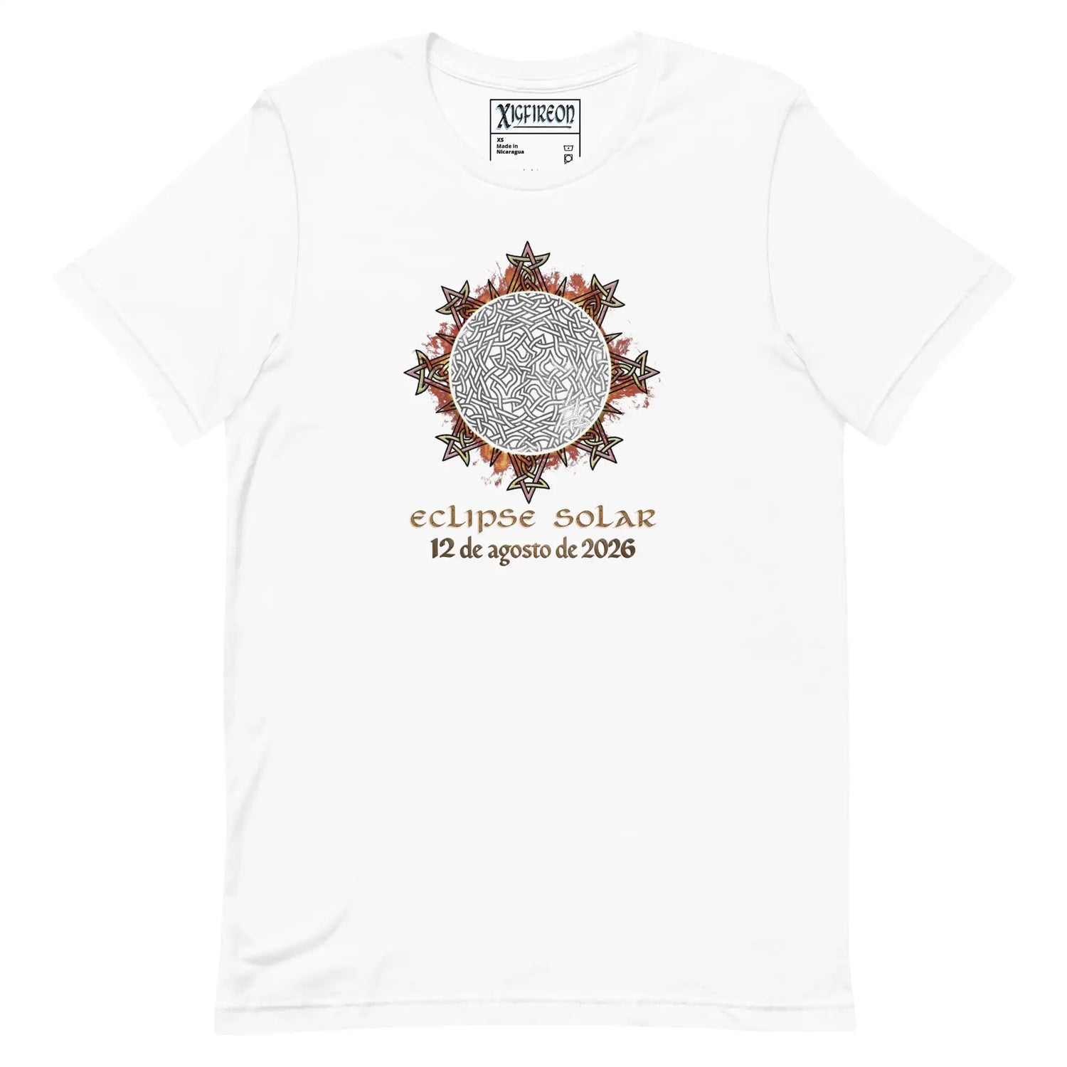 A white short-sleeve crewneck t-shirt by Xigfireon featuring a Celtic Knot graphic of a solar eclipse with the Spanish text &